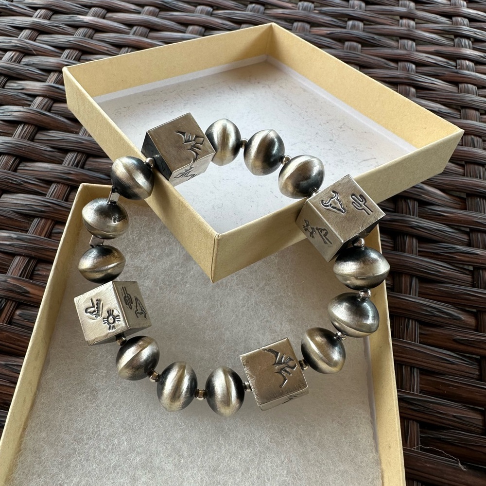 Sharon Cooley Navajo Pearl 14mm bracelet never worn